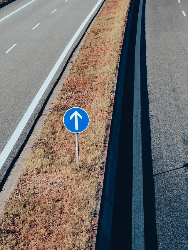 insegna personalizzata verticale a colonna 