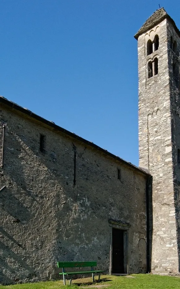 Stefano e Davide vicino al loro furgone attrezzato