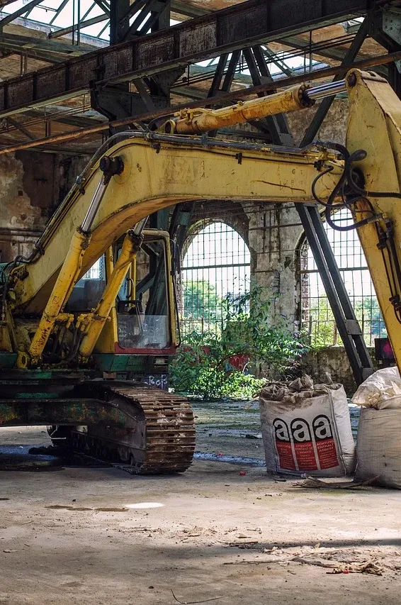 Davide in un cantiere agli esordi di Essedi pubblicità